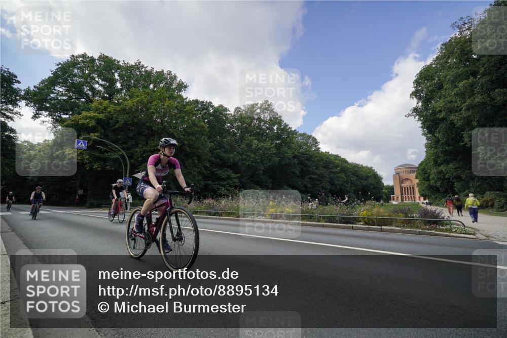 14.09.2025 - Stadtparktriathlon Michael Burmester http://msf.ph/oto/8895134 14.09.2025 12:51:09 Radfahren 1223, 1228, 1244, 1280, 1314, 1323, 1386, 1390, 1391 meine-sportfotos.de