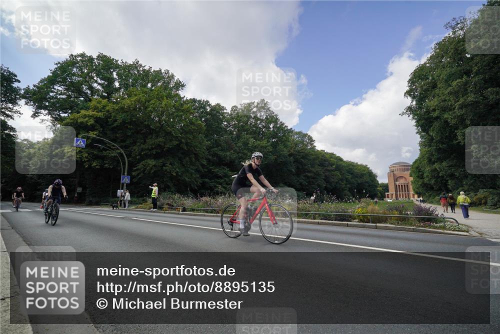 14.09.2025 - Stadtparktriathlon Michael Burmester http://msf.ph/oto/8895135 14.09.2025 12:51:10 Radfahren 1228, 1244, 1280, 1314, 1323, 1386, 1390, 1391 meine-sportfotos.de