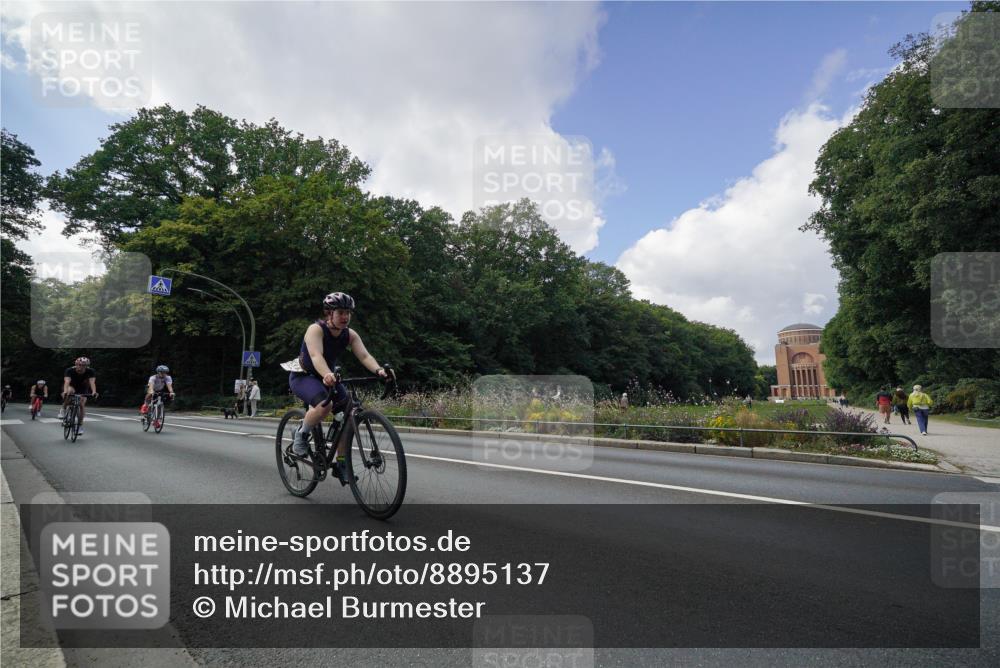 14.09.2025 - Stadtparktriathlon Michael Burmester http://msf.ph/oto/8895137 14.09.2025 12:51:11 Radfahren 1228, 1244, 1280, 1314, 1323, 1386, 1390, 1391 meine-sportfotos.de