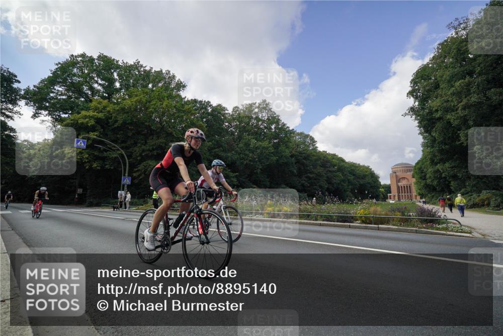 14.09.2025 - Stadtparktriathlon Michael Burmester http://msf.ph/oto/8895140 14.09.2025 12:51:12 Radfahren 1228, 1244, 1280, 1314, 1323, 1386, 1390, 1391 meine-sportfotos.de