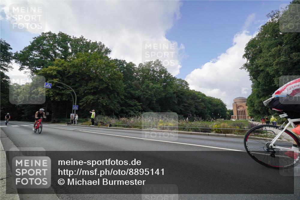 14.09.2025 - Stadtparktriathlon Michael Burmester http://msf.ph/oto/8895141 14.09.2025 12:51:12 Radfahren 1228, 1244, 1280, 1314, 1323, 1386, 1390, 1391 meine-sportfotos.de