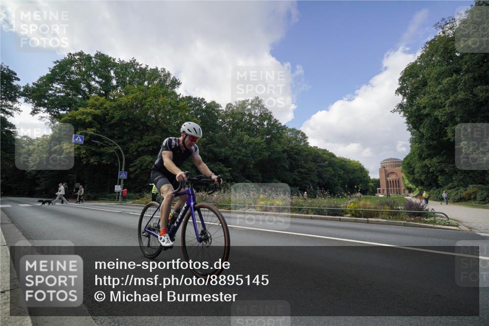 14.09.2025 - Stadtparktriathlon Michael Burmester http://msf.ph/oto/8895145 14.09.2025 12:51:21 Radfahren 1244, 1388 meine-sportfotos.de