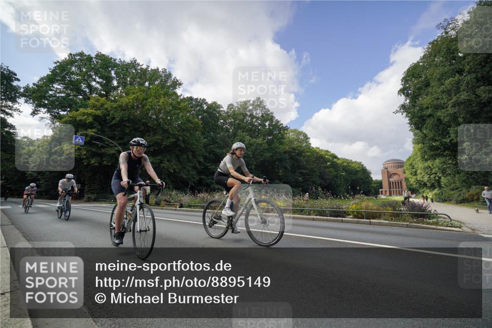 14.09.2025 - Stadtparktriathlon Michael Burmester http://msf.ph/oto/8895149 14.09.2025 12:51:37 Radfahren 1252, 1267, 1276, 1285, 1296, 1299, 1356 meine-sportfotos.de
