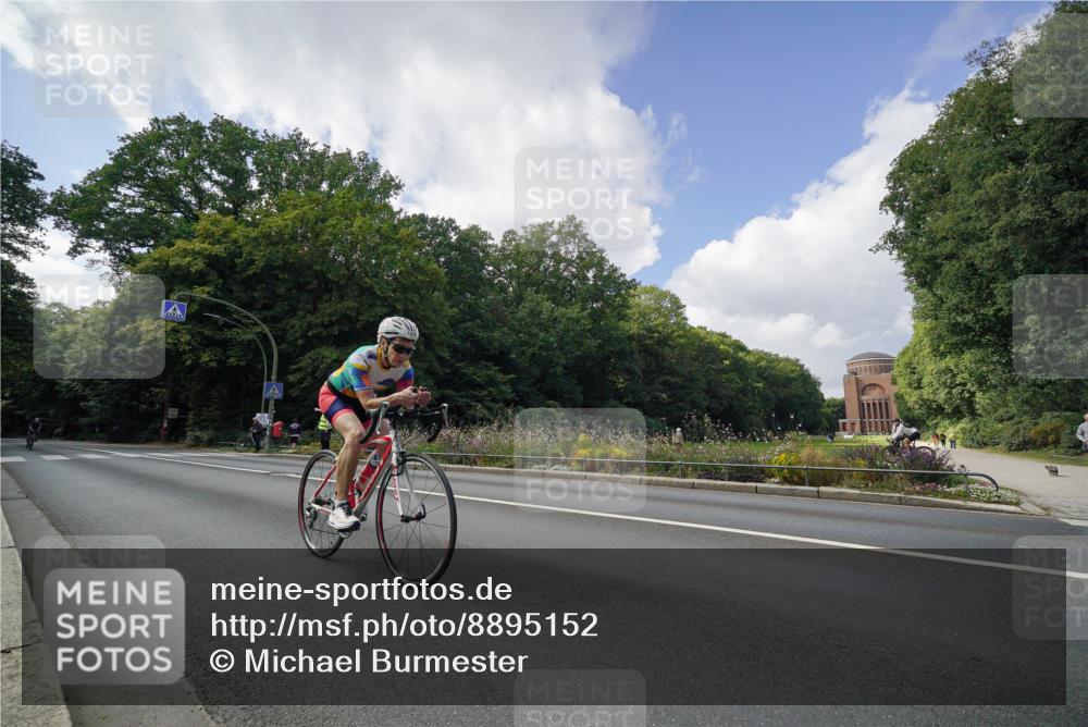 14.09.2025 - Stadtparktriathlon Michael Burmester http://msf.ph/oto/8895152 14.09.2025 12:51:39 Radfahren 1252, 1267, 1276, 1285, 1296, 1356 meine-sportfotos.de