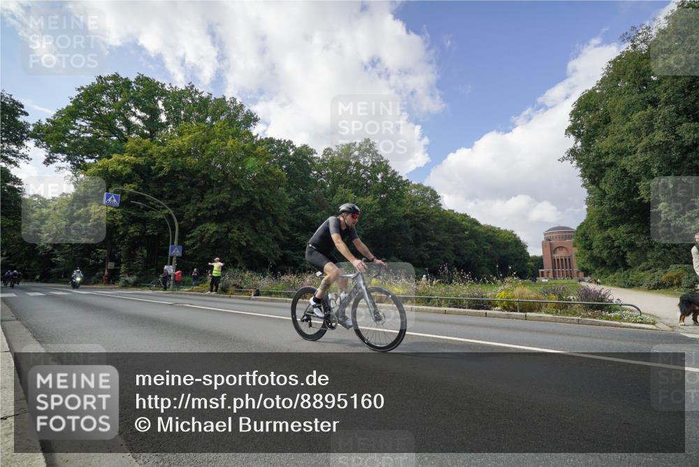 14.09.2025 - Stadtparktriathlon Michael Burmester http://msf.ph/oto/8895160 14.09.2025 12:52:05 Radfahren 1257, 1339, 1341, 1347, 1369, 1377, 1381, 1392 meine-sportfotos.de