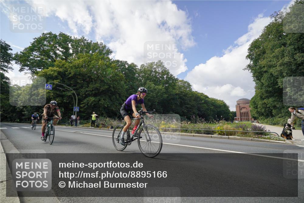 14.09.2025 - Stadtparktriathlon Michael Burmester http://msf.ph/oto/8895166 14.09.2025 12:52:11 Radfahren 1339, 1347, 1369, 1377, 1381 meine-sportfotos.de