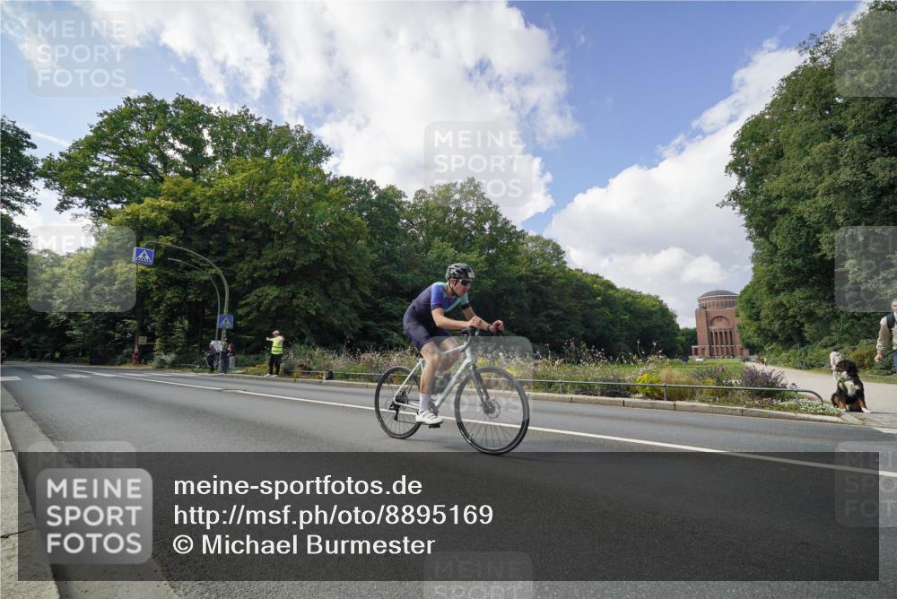 14.09.2025 - Stadtparktriathlon Michael Burmester http://msf.ph/oto/8895169 14.09.2025 12:52:12 Radfahren 1339, 1344, 1347, 1369, 1377, 1381 meine-sportfotos.de