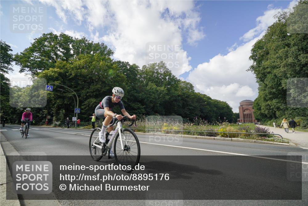 14.09.2025 - Stadtparktriathlon Michael Burmester http://msf.ph/oto/8895176 14.09.2025 12:52:31 Radfahren 1264, 1303, 1340, 1345, 1396 meine-sportfotos.de