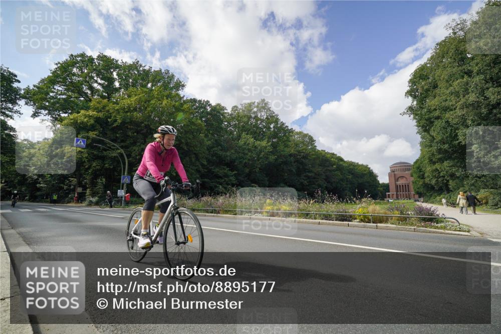 14.09.2025 - Stadtparktriathlon Michael Burmester http://msf.ph/oto/8895177 14.09.2025 12:52:32 Radfahren 1264, 1303, 1340, 1345 meine-sportfotos.de