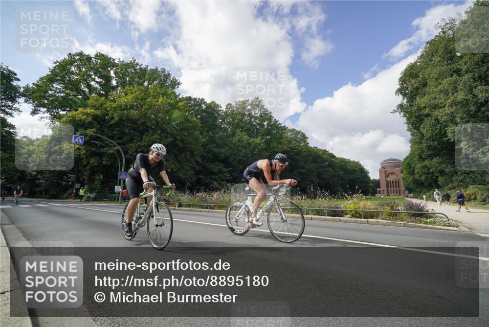 14.09.2025 - Stadtparktriathlon Michael Burmester http://msf.ph/oto/8895180 14.09.2025 12:52:43 Radfahren 1315, 1322, 1351, 1359, 1417 meine-sportfotos.de