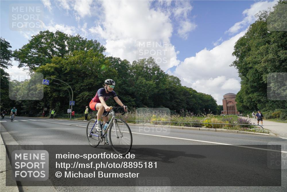 14.09.2025 - Stadtparktriathlon Michael Burmester http://msf.ph/oto/8895181 14.09.2025 12:52:46 Radfahren 1293, 1315, 1322, 1351, 1359, 1417 meine-sportfotos.de