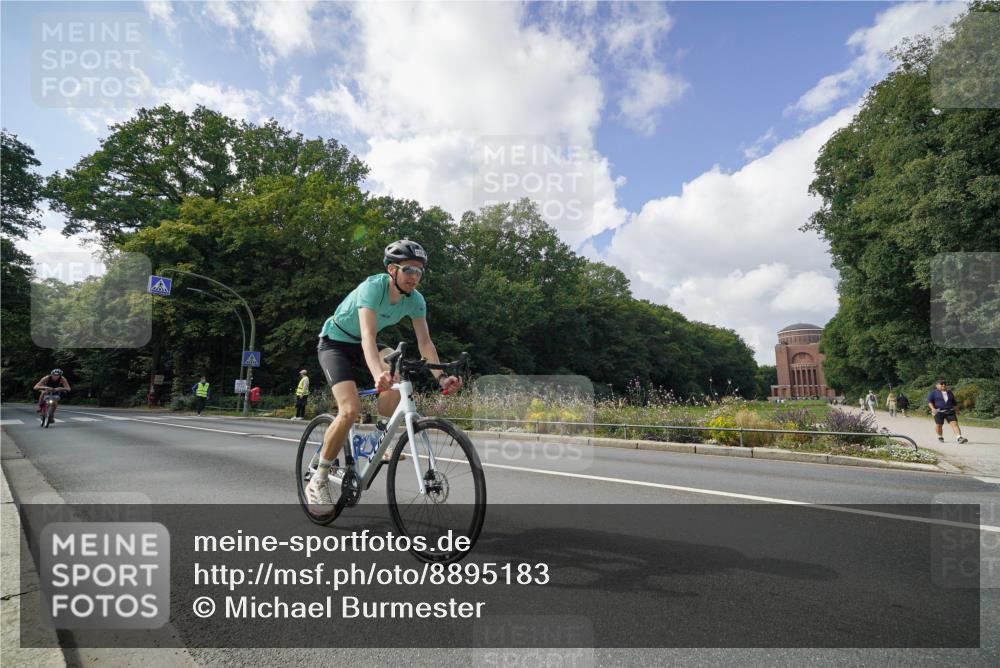 14.09.2025 - Stadtparktriathlon Michael Burmester http://msf.ph/oto/8895183 14.09.2025 12:52:48 Radfahren 1293, 1315, 1322, 1351, 1359, 1417 meine-sportfotos.de