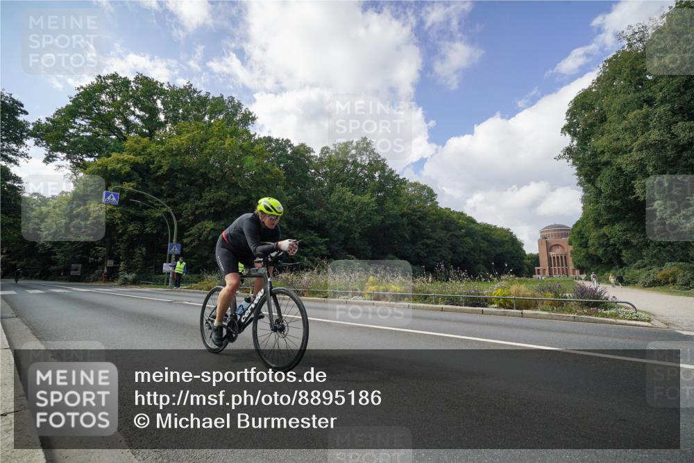 14.09.2025 - Stadtparktriathlon Michael Burmester http://msf.ph/oto/8895186 14.09.2025 12:52:53 Radfahren 1293, 1335, 1351, 1359, 1413 meine-sportfotos.de