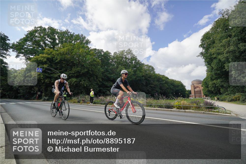 14.09.2025 - Stadtparktriathlon Michael Burmester http://msf.ph/oto/8895187 14.09.2025 12:52:58 Radfahren 1293, 1335, 1413 meine-sportfotos.de