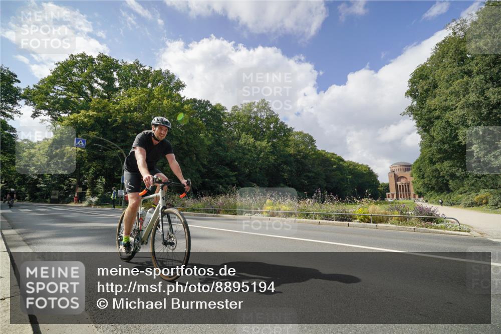 14.09.2025 - Stadtparktriathlon Michael Burmester http://msf.ph/oto/8895194 14.09.2025 12:53:49 Radfahren 1368, 1380, 1420 meine-sportfotos.de