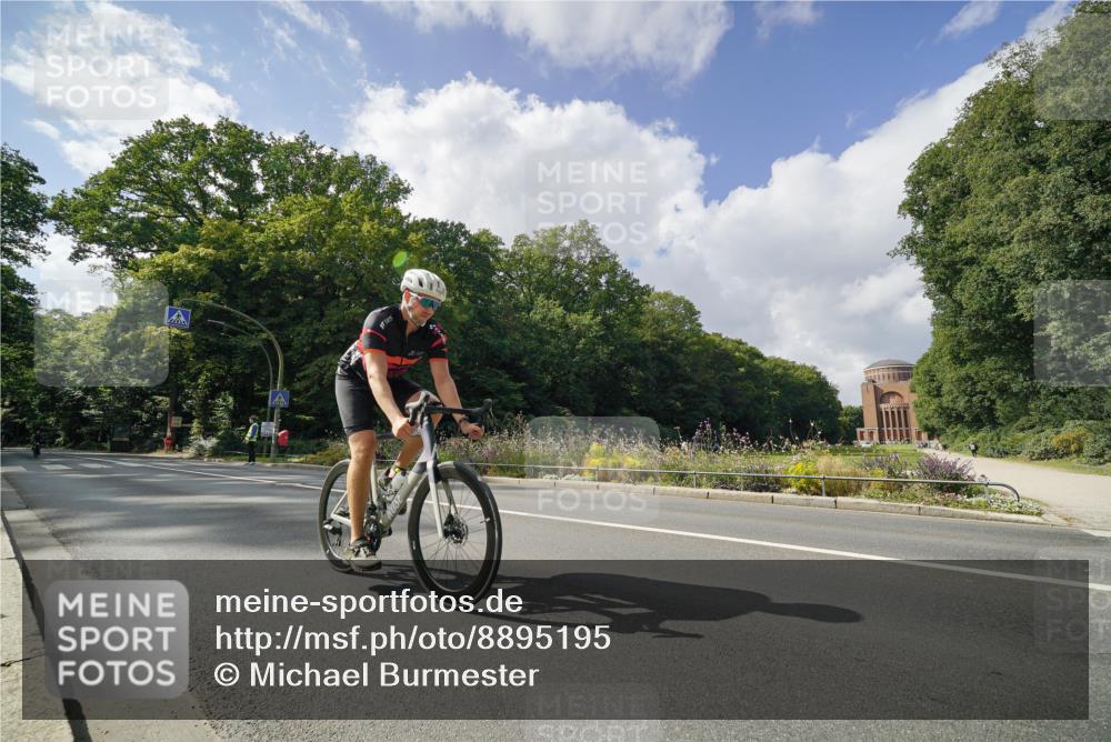 14.09.2025 - Stadtparktriathlon Michael Burmester http://msf.ph/oto/8895195 14.09.2025 12:53:52 Radfahren 1324, 1350, 1368, 1380, 1382, 1420 meine-sportfotos.de