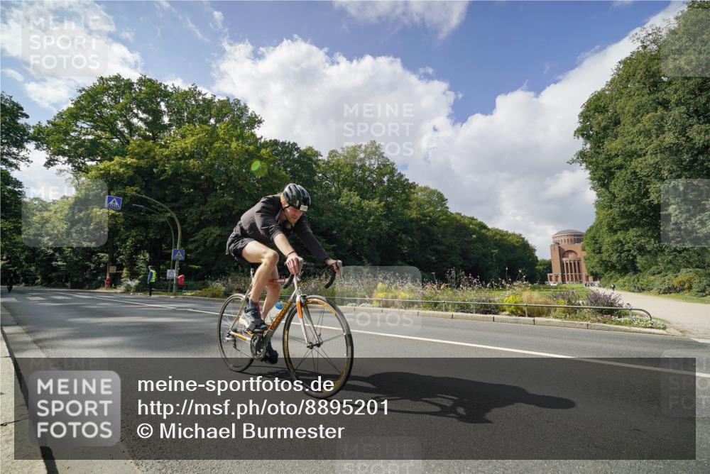 14.09.2025 - Stadtparktriathlon Michael Burmester http://msf.ph/oto/8895201 14.09.2025 12:54:06 Radfahren 1246, 1360, 1382 meine-sportfotos.de