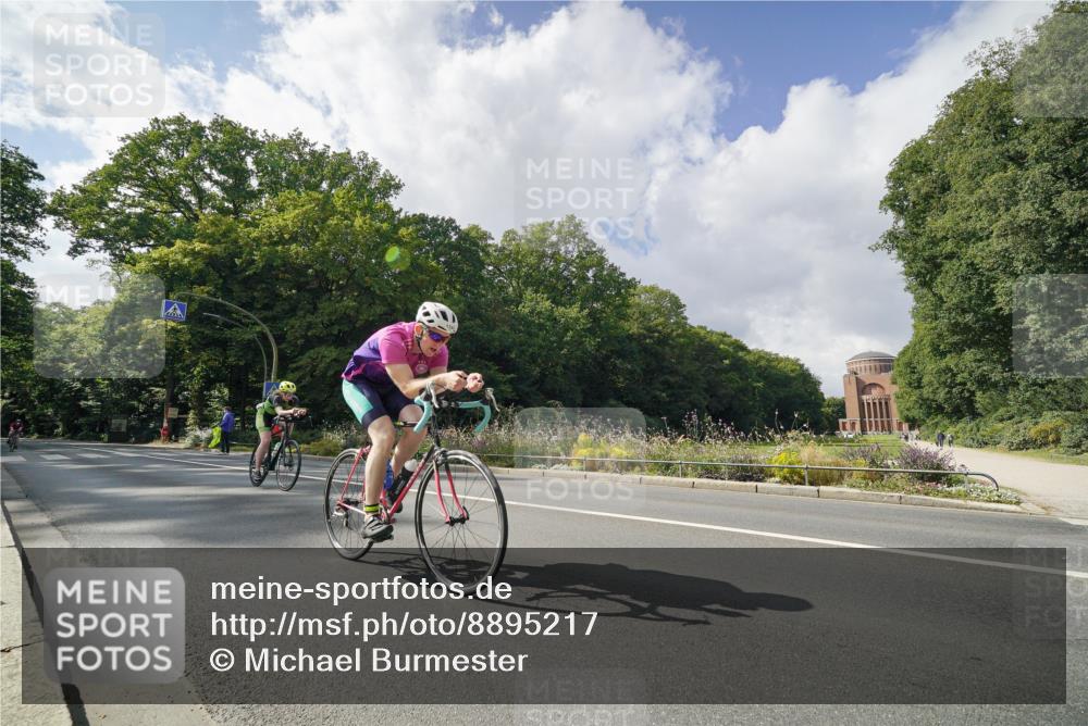 14.09.2025 - Stadtparktriathlon Michael Burmester http://msf.ph/oto/8895217 14.09.2025 12:55:08 Radfahren 1258, 1319, 1349, 1441 meine-sportfotos.de