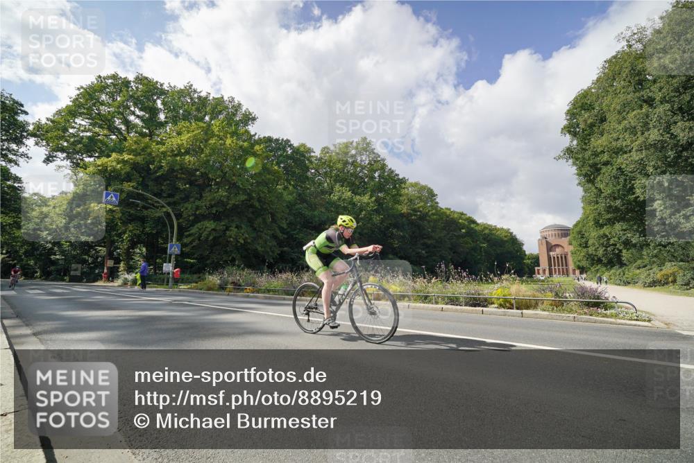 14.09.2025 - Stadtparktriathlon Michael Burmester http://msf.ph/oto/8895219 14.09.2025 12:55:09 Radfahren 1258, 1319, 1349, 1441 meine-sportfotos.de