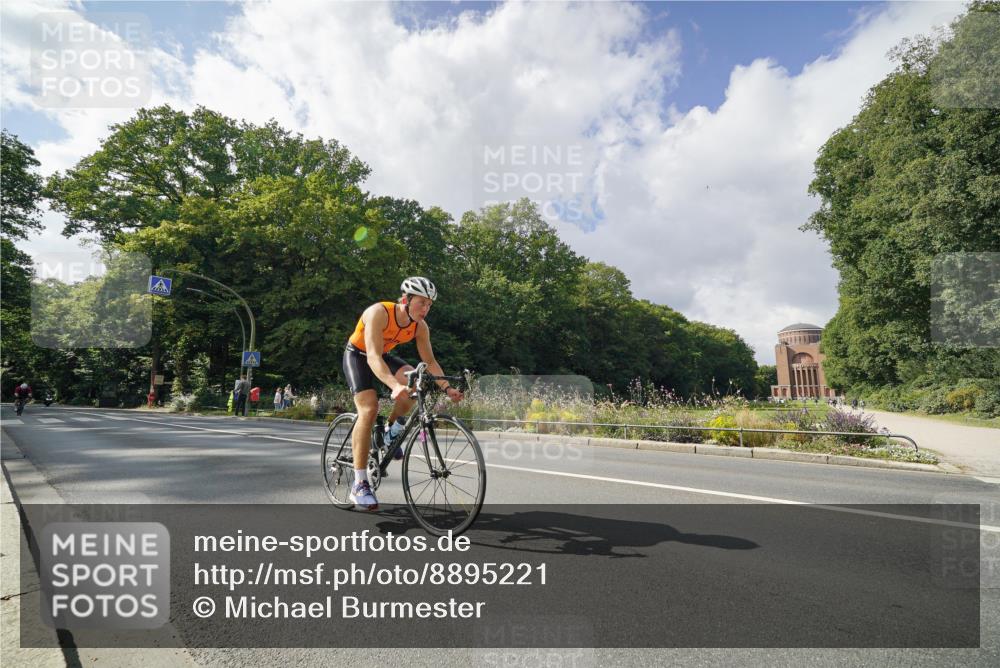 14.09.2025 - Stadtparktriathlon Michael Burmester http://msf.ph/oto/8895221 14.09.2025 12:55:20 Radfahren 1326, 1376, 1387, 1414, 1514 meine-sportfotos.de