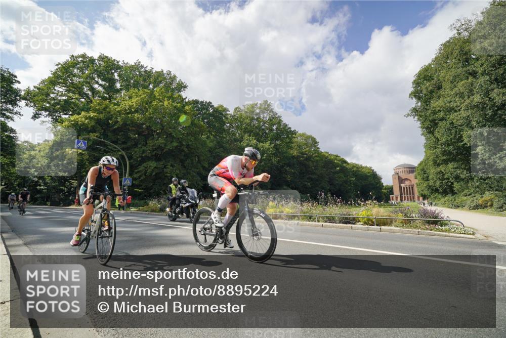 14.09.2025 - Stadtparktriathlon Michael Burmester http://msf.ph/oto/8895224 14.09.2025 12:55:26 Radfahren 1326, 1357, 1376, 1387, 1397, 1414, 1514 meine-sportfotos.de