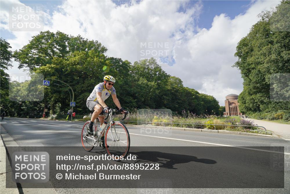 14.09.2025 - Stadtparktriathlon Michael Burmester http://msf.ph/oto/8895228 14.09.2025 12:55:29 Radfahren 1326, 1357, 1376, 1387, 1397, 1514 meine-sportfotos.de