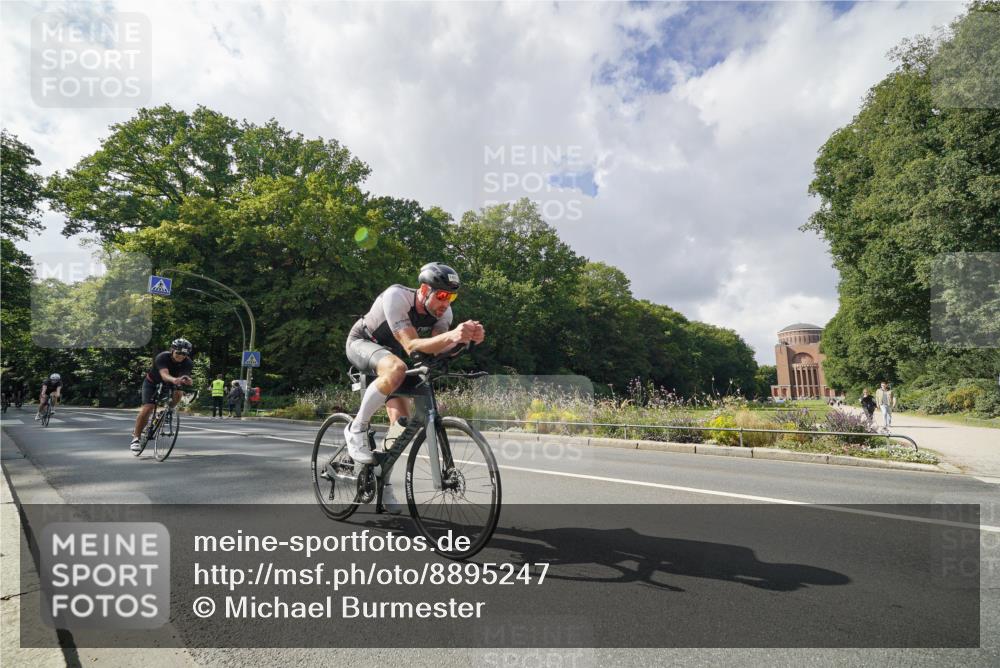 14.09.2025 - Stadtparktriathlon Michael Burmester http://msf.ph/oto/8895247 14.09.2025 12:56:17 Radfahren 1256, 1263, 1278, 1283, 1352, 1355, 1415, 1492, 1499, 1510 meine-sportfotos.de