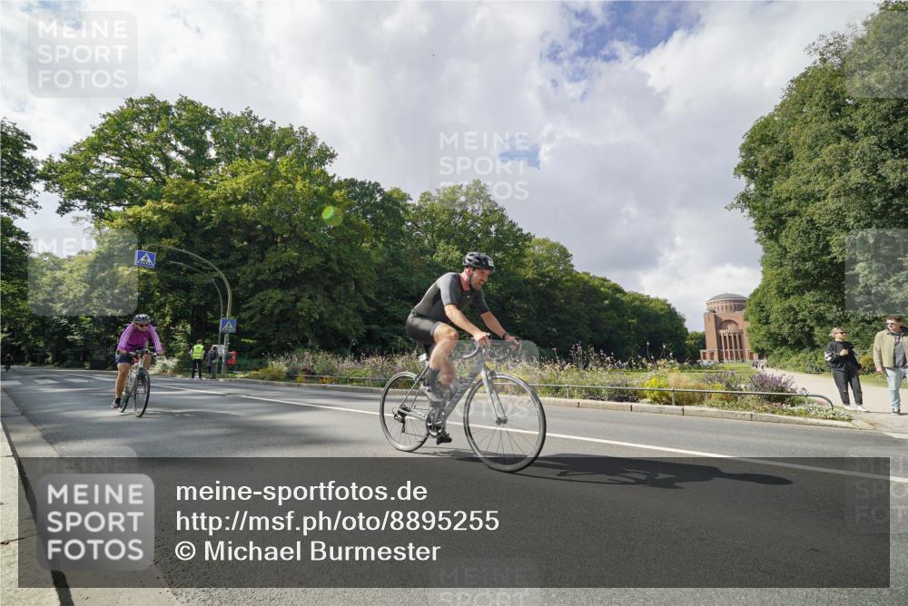 14.09.2025 - Stadtparktriathlon Michael Burmester http://msf.ph/oto/8895255 14.09.2025 12:56:31 Radfahren 1248, 1367, 1385, 1400, 1510 meine-sportfotos.de
