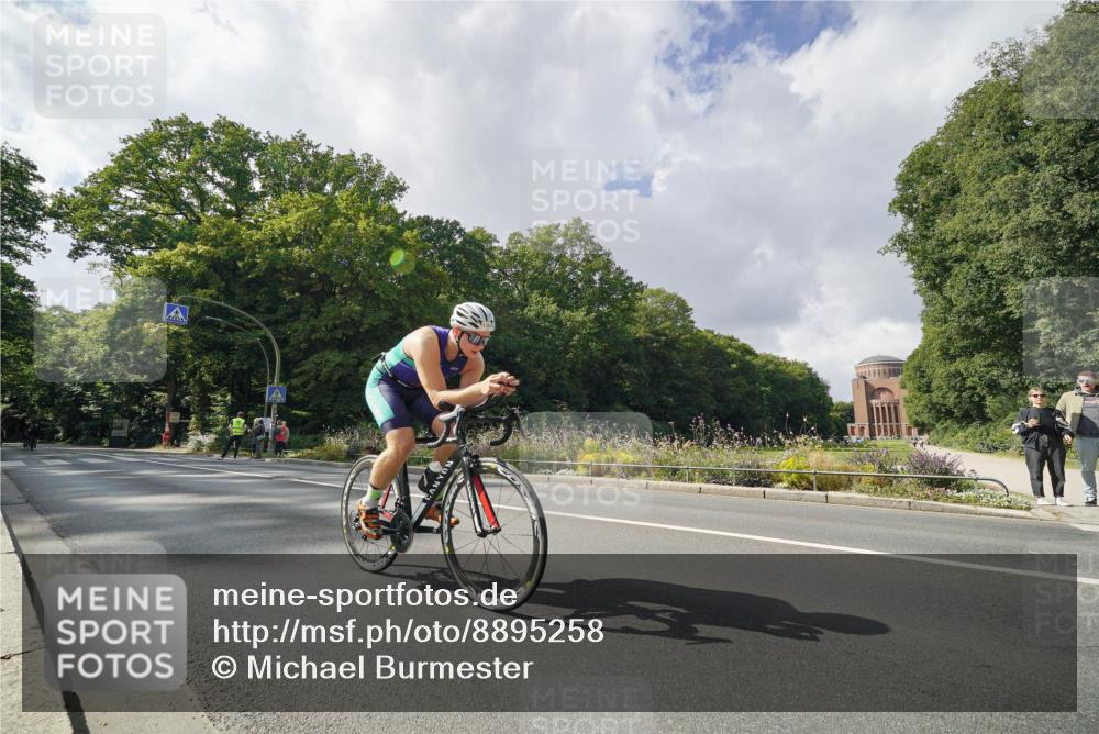 14.09.2025 - Stadtparktriathlon Michael Burmester http://msf.ph/oto/8895258 14.09.2025 12:56:36 Radfahren 1248, 1330, 1358, 1367, 1385, 1407 meine-sportfotos.de