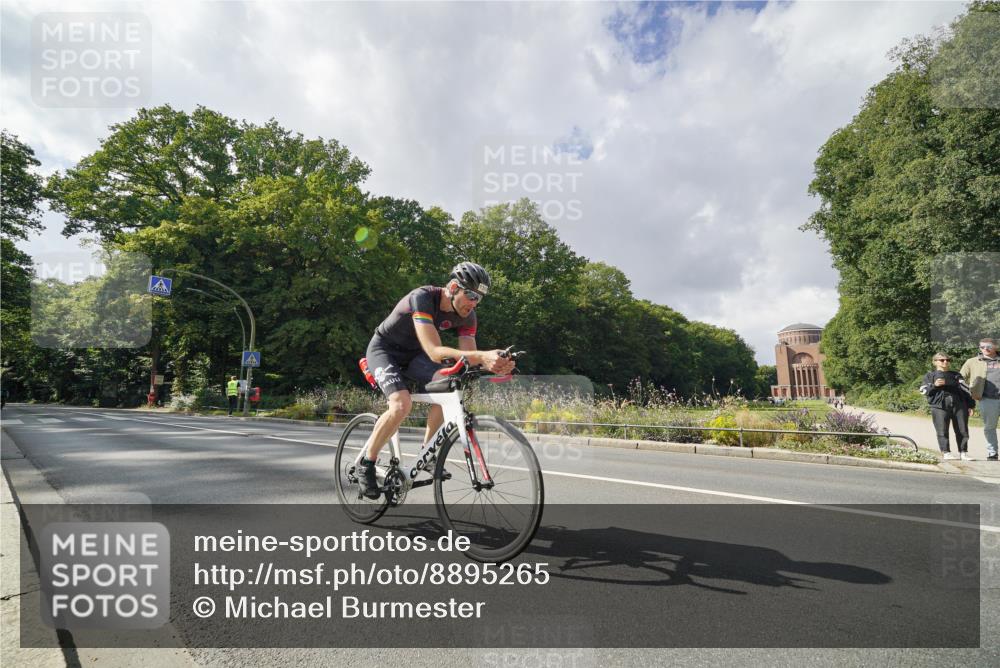 14.09.2025 - Stadtparktriathlon Michael Burmester http://msf.ph/oto/8895265 14.09.2025 12:56:56 Radfahren 1316, 1321, 1399 meine-sportfotos.de