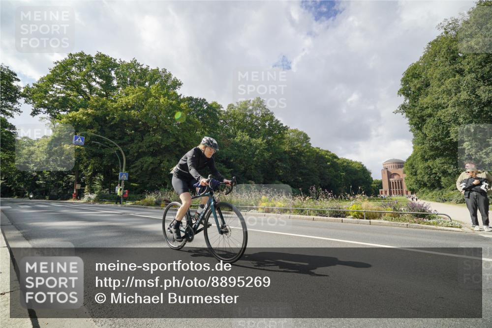 14.09.2025 - Stadtparktriathlon Michael Burmester http://msf.ph/oto/8895269 14.09.2025 12:57:12 Radfahren 1254, 1289, 1327, 1361, 1405 meine-sportfotos.de