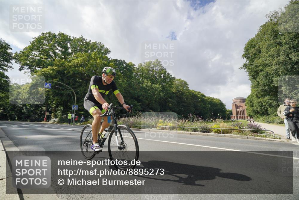 14.09.2025 - Stadtparktriathlon Michael Burmester http://msf.ph/oto/8895273 14.09.2025 12:57:20 Radfahren 1361, 1405 meine-sportfotos.de