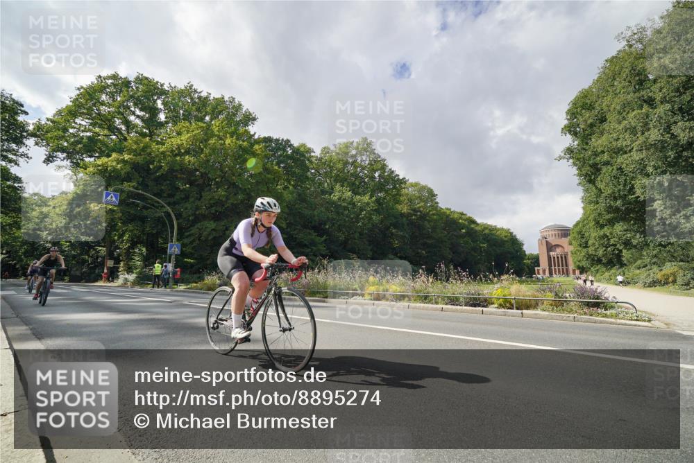 14.09.2025 - Stadtparktriathlon Michael Burmester http://msf.ph/oto/8895274 14.09.2025 12:57:35 Radfahren 1309, 1332, 1442 meine-sportfotos.de