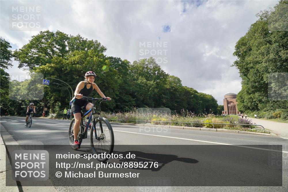 14.09.2025 - Stadtparktriathlon Michael Burmester http://msf.ph/oto/8895276 14.09.2025 12:57:36 Radfahren 1309, 1332, 1426, 1442 meine-sportfotos.de