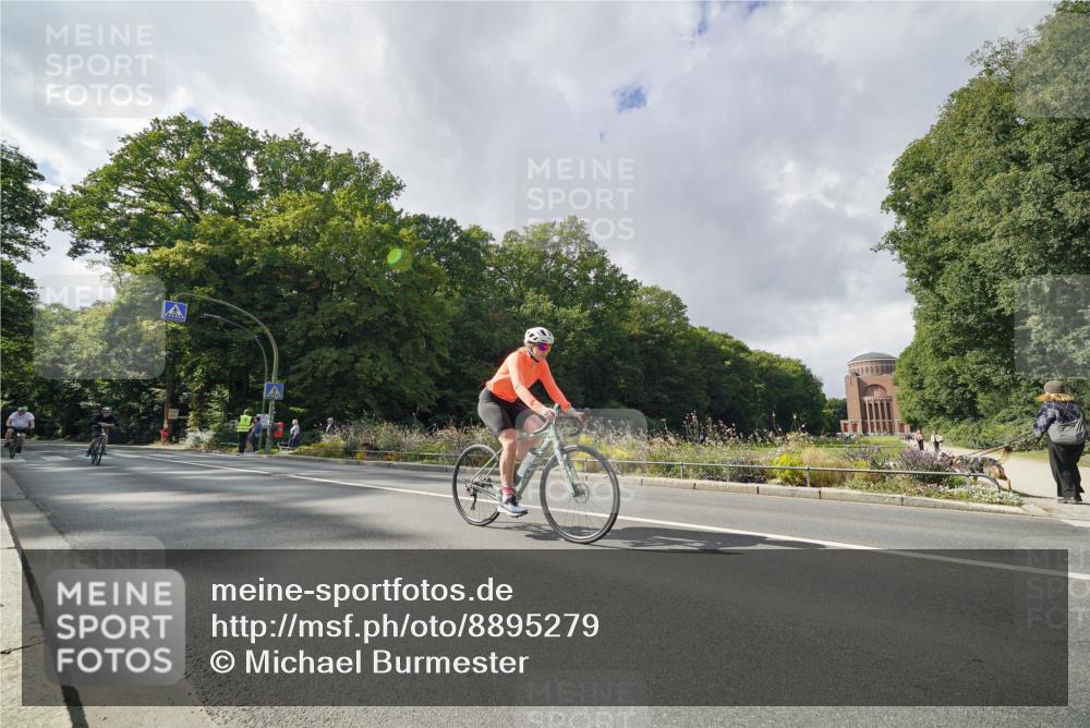 14.09.2025 - Stadtparktriathlon Michael Burmester http://msf.ph/oto/8895279 14.09.2025 12:57:45 Radfahren 1100, 1365, 1371, 1426 meine-sportfotos.de