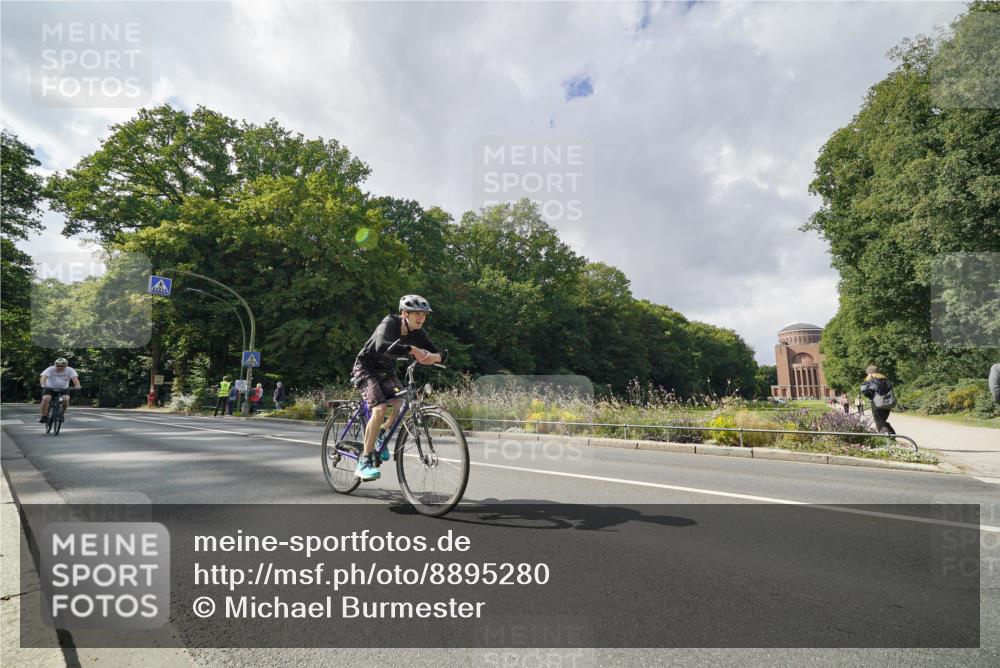 14.09.2025 - Stadtparktriathlon Michael Burmester http://msf.ph/oto/8895280 14.09.2025 12:57:47 Radfahren 1100, 1336, 1365, 1371, 1426 meine-sportfotos.de
