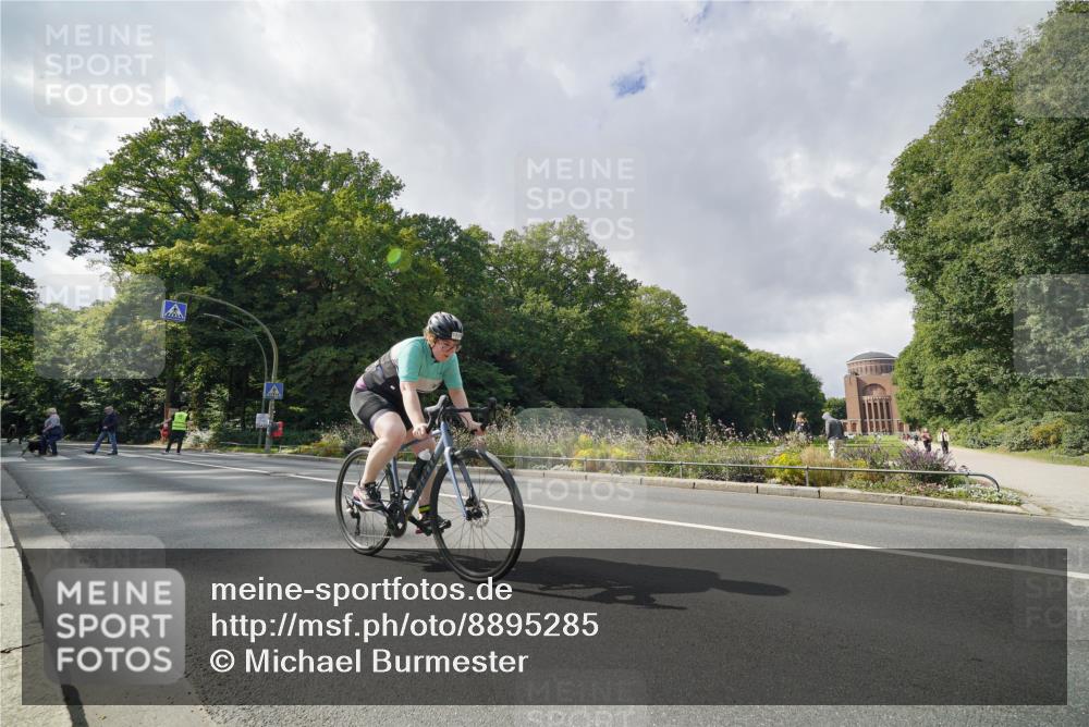 14.09.2025 - Stadtparktriathlon Michael Burmester http://msf.ph/oto/8895285 14.09.2025 12:57:54 Radfahren 1100, 1328, 1336, 1365 meine-sportfotos.de