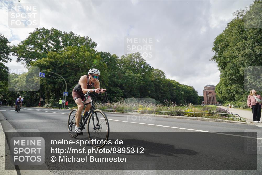 14.09.2025 - Stadtparktriathlon Michael Burmester http://msf.ph/oto/8895312 14.09.2025 12:59:07 Radfahren 1334, 1390, 1392, 1417, 1495, 1511 meine-sportfotos.de