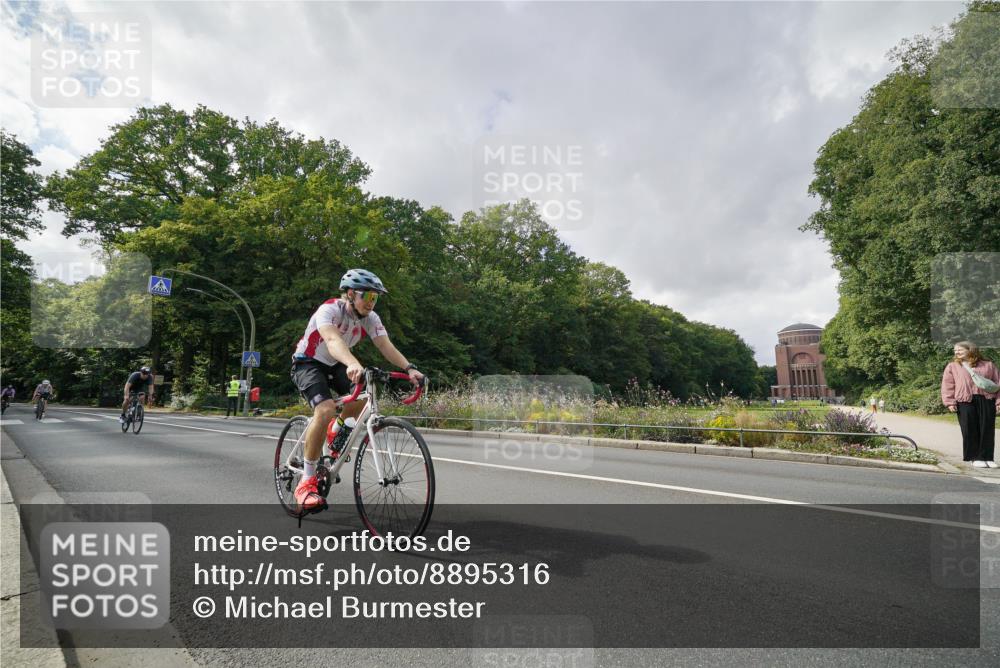 14.09.2025 - Stadtparktriathlon Michael Burmester http://msf.ph/oto/8895316 14.09.2025 12:59:12 Radfahren 1279, 1334, 1390, 1392, 1417, 1495, 1511 meine-sportfotos.de