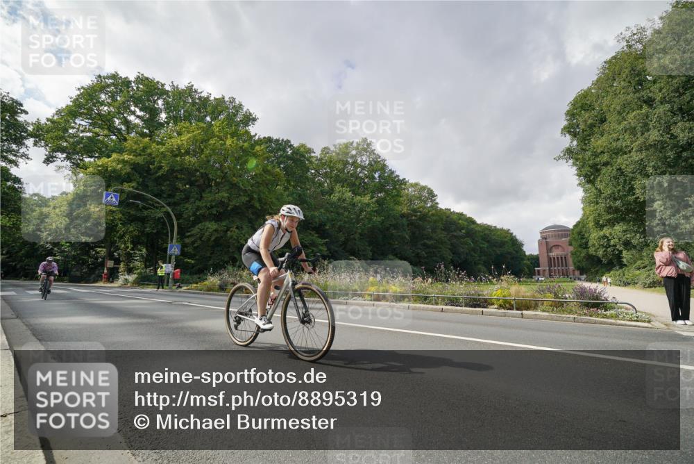 14.09.2025 - Stadtparktriathlon Michael Burmester http://msf.ph/oto/8895319 14.09.2025 12:59:15 Radfahren 1279, 1334, 1390, 1392, 1417, 1444 meine-sportfotos.de