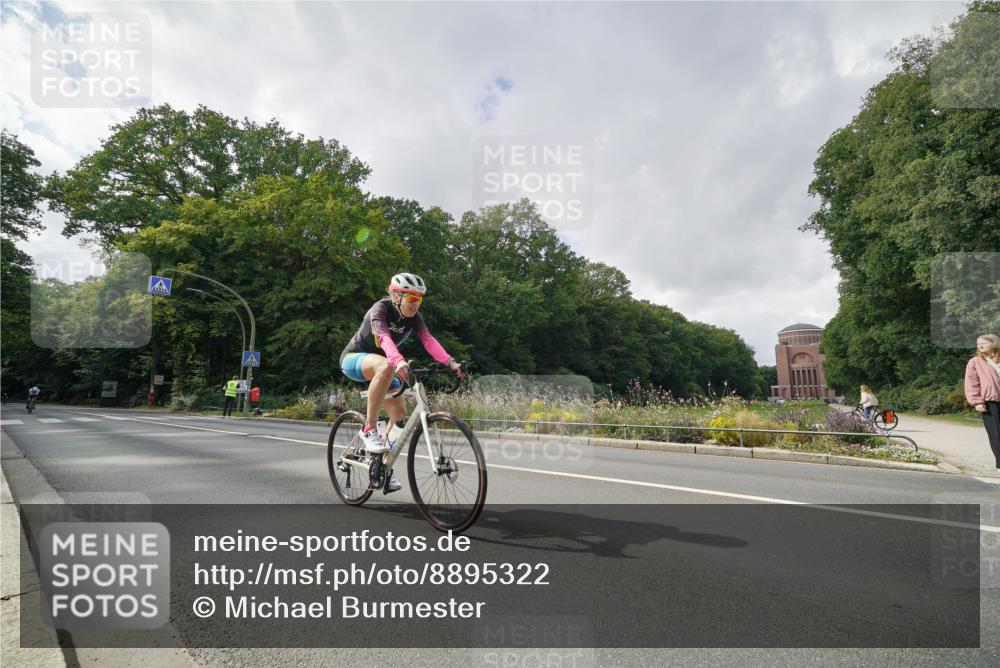 14.09.2025 - Stadtparktriathlon Michael Burmester http://msf.ph/oto/8895322 14.09.2025 12:59:22 Radfahren 1279, 1345, 1381, 1444 meine-sportfotos.de