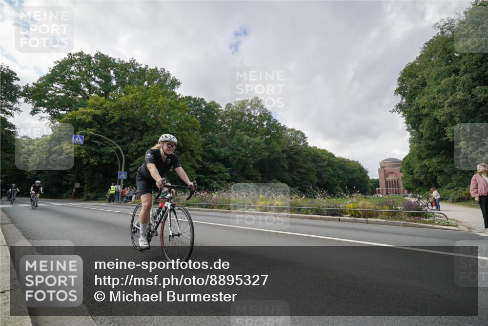 14.09.2025 - Stadtparktriathlon Michael Burmester http://msf.ph/oto/8895327 14.09.2025 12:59:35 Radfahren 1275, 1312, 1335, 1345, 1359, 1396, 1404, 1430, 1451, 1484 meine-sportfotos.de