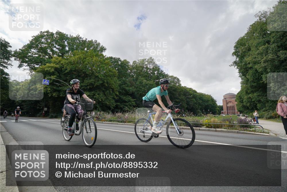 14.09.2025 - Stadtparktriathlon Michael Burmester http://msf.ph/oto/8895332 14.09.2025 12:59:40 Radfahren 1275, 1312, 1335, 1359, 1396, 1404, 1413, 1451, 1484 meine-sportfotos.de