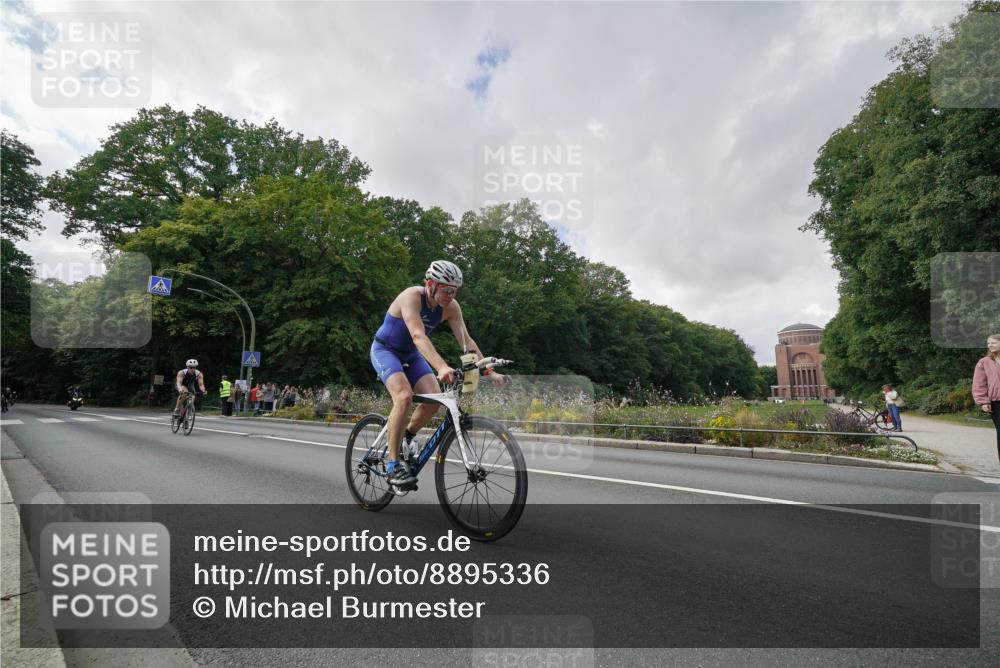 14.09.2025 - Stadtparktriathlon Michael Burmester http://msf.ph/oto/8895336 14.09.2025 12:59:44 Radfahren 1222, 1275, 1335, 1340, 1359, 1396, 1404, 1413, 1425, 1484 meine-sportfotos.de