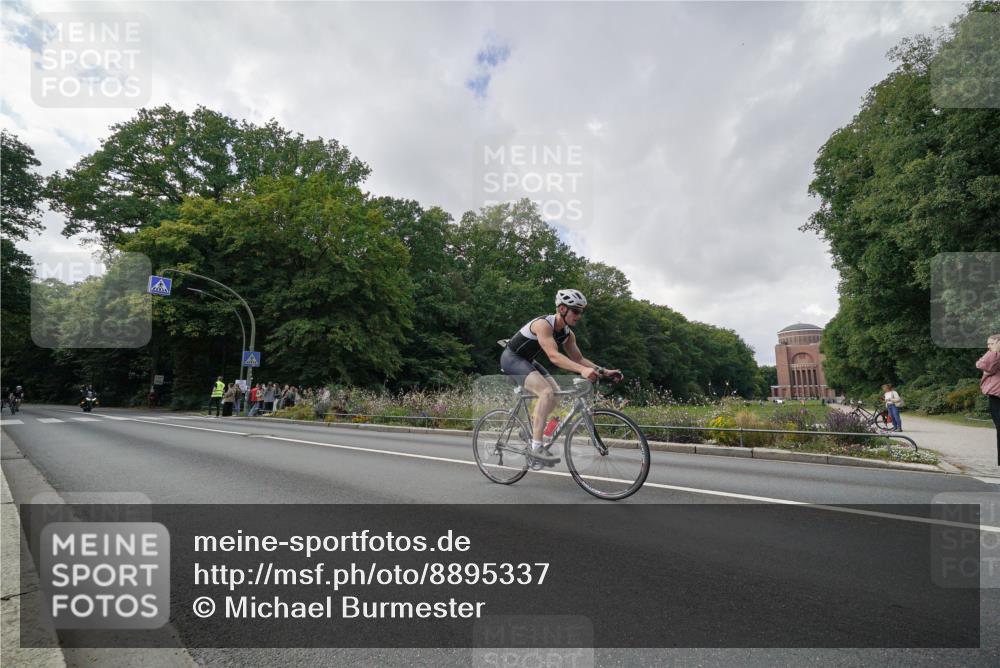 14.09.2025 - Stadtparktriathlon Michael Burmester http://msf.ph/oto/8895337 14.09.2025 12:59:45 Radfahren 1222, 1232, 1275, 1335, 1340, 1359, 1396, 1404, 1413, 1425, 1484 meine-sportfotos.de