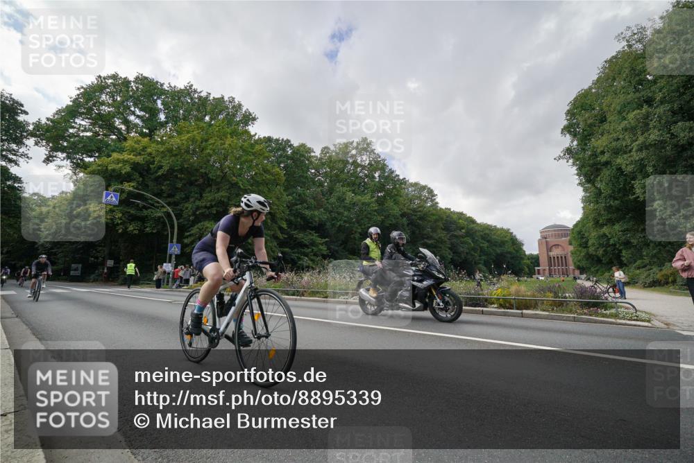 14.09.2025 - Stadtparktriathlon Michael Burmester http://msf.ph/oto/8895339 14.09.2025 12:59:49 Radfahren 1222, 1232, 1339, 1340, 1377, 1404, 1413, 1425 meine-sportfotos.de