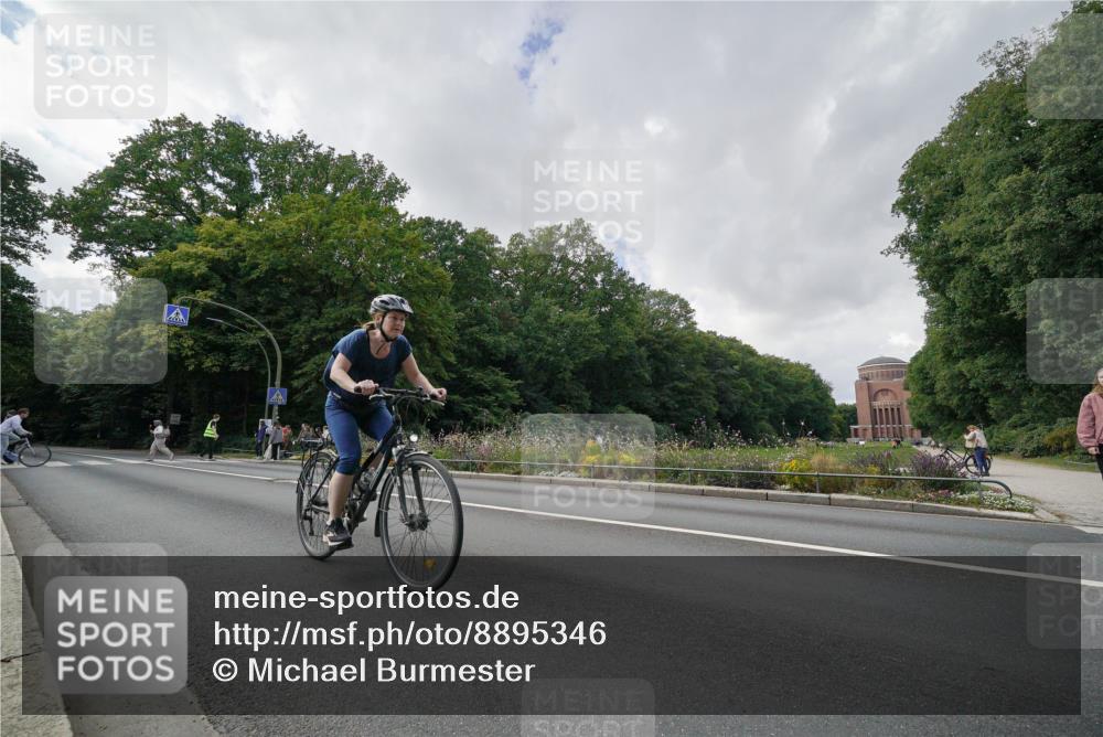 14.09.2025 - Stadtparktriathlon Michael Burmester http://msf.ph/oto/8895346 14.09.2025 12:59:58 Radfahren 1232, 1277, 1339, 1377, 1425, 1468, 1498 meine-sportfotos.de