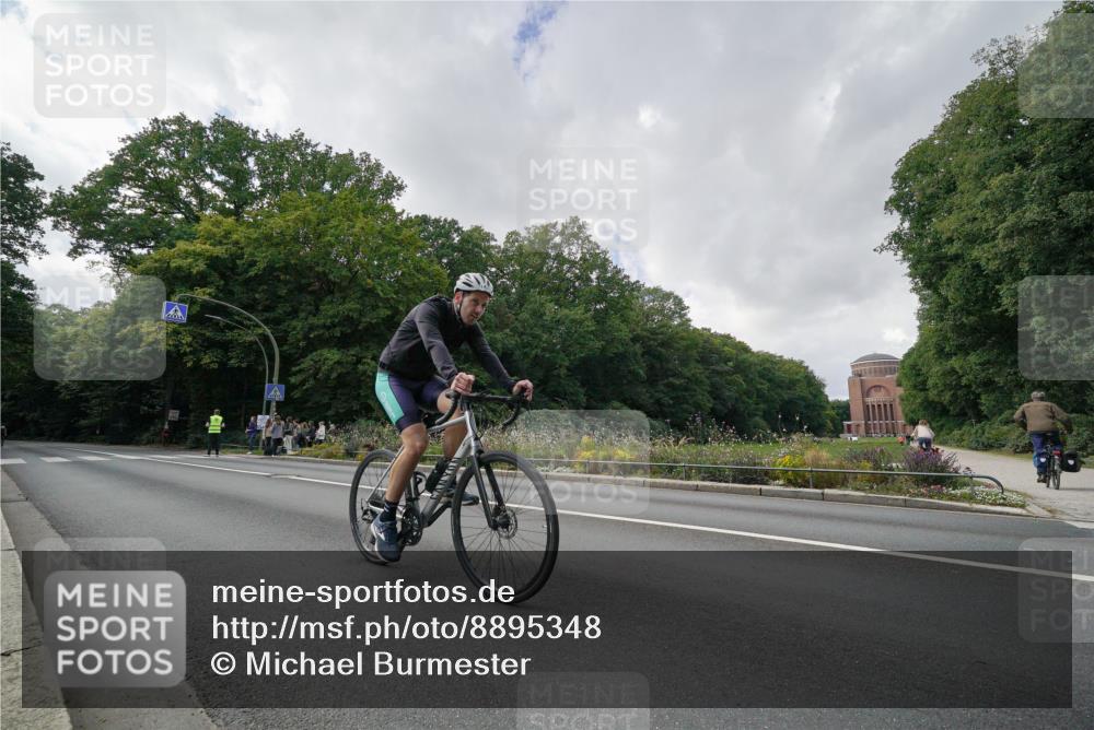 14.09.2025 - Stadtparktriathlon Michael Burmester http://msf.ph/oto/8895348 14.09.2025 13:00:05 Radfahren 1456, 1468, 1498 meine-sportfotos.de