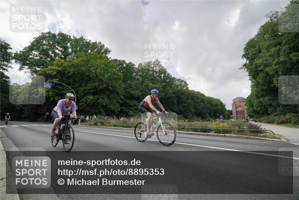 14.09.2025 - Stadtparktriathlon Michael Burmester http://msf.ph/oto/8895353 14.09.2025 13:00:25 Radfahren 1322, 1331, 1448, 1471 meine-sportfotos.de