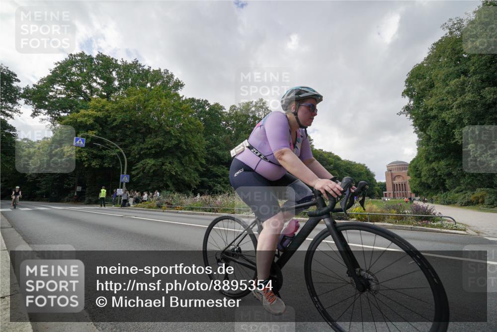 14.09.2025 - Stadtparktriathlon Michael Burmester http://msf.ph/oto/8895354 14.09.2025 13:00:25 Radfahren 1322, 1331, 1448, 1471 meine-sportfotos.de